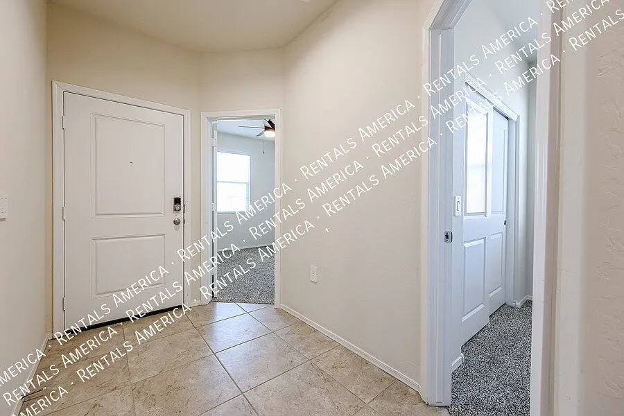 Available 4 bed 2bath Corner Lot Buckeye — Photo 3