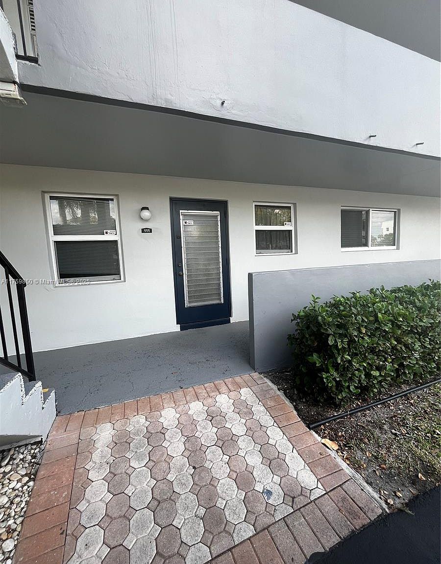 7817 Golf Circle Dr APT 111