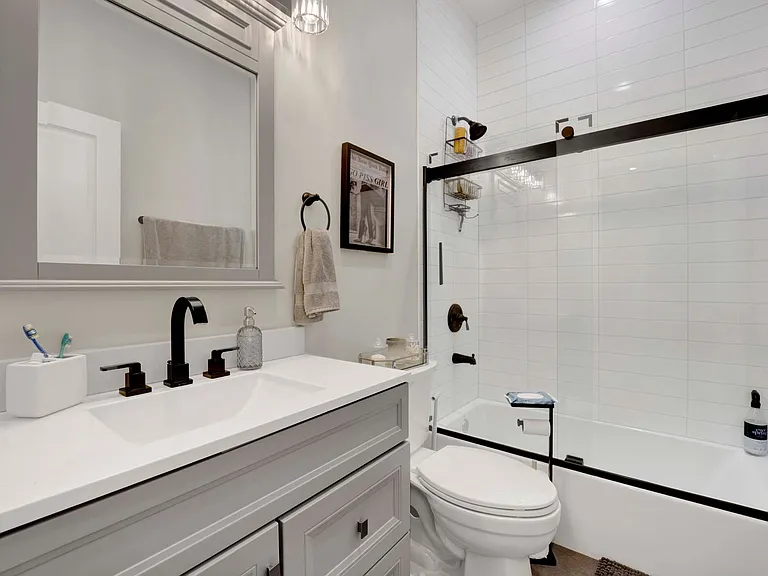 4437 N Broadway St #2R — Photo 14