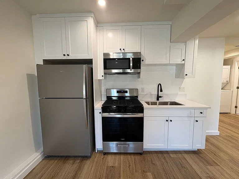 237 North Catalina — Photo 4