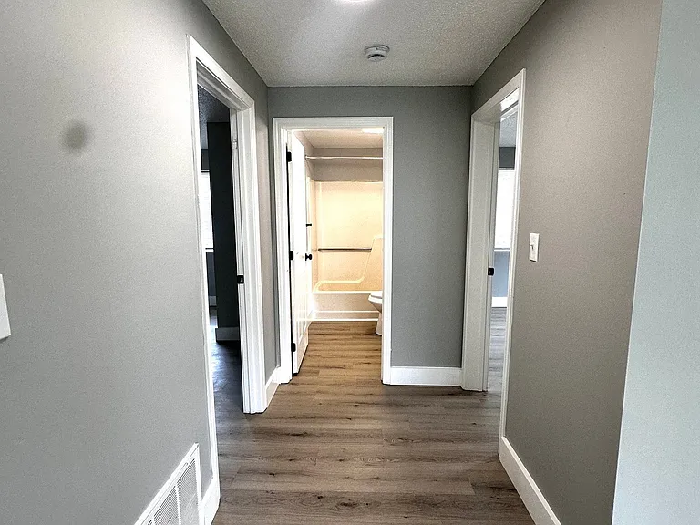 Corning House — Photo 45
