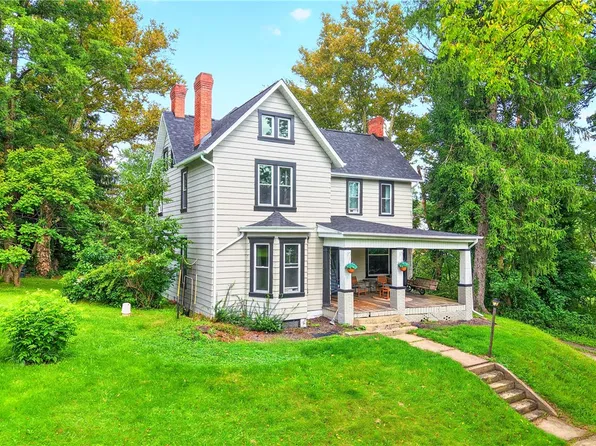 4004 Noblestown Rd, Oakdale, PA 15071