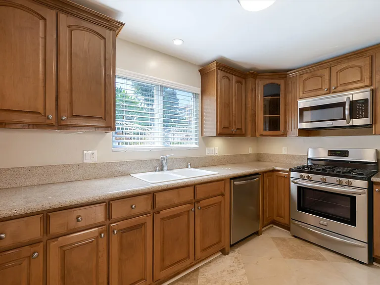3424 Bellevue Ave — Photo 14