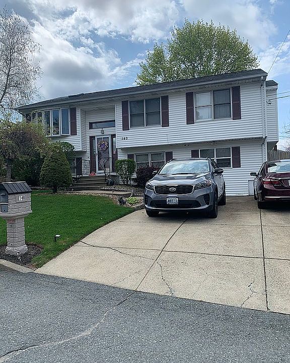 2nd image of 140 Webber Ave