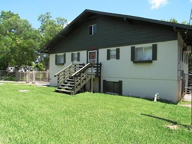 1st image of 124 Sir Lancelot Dr N