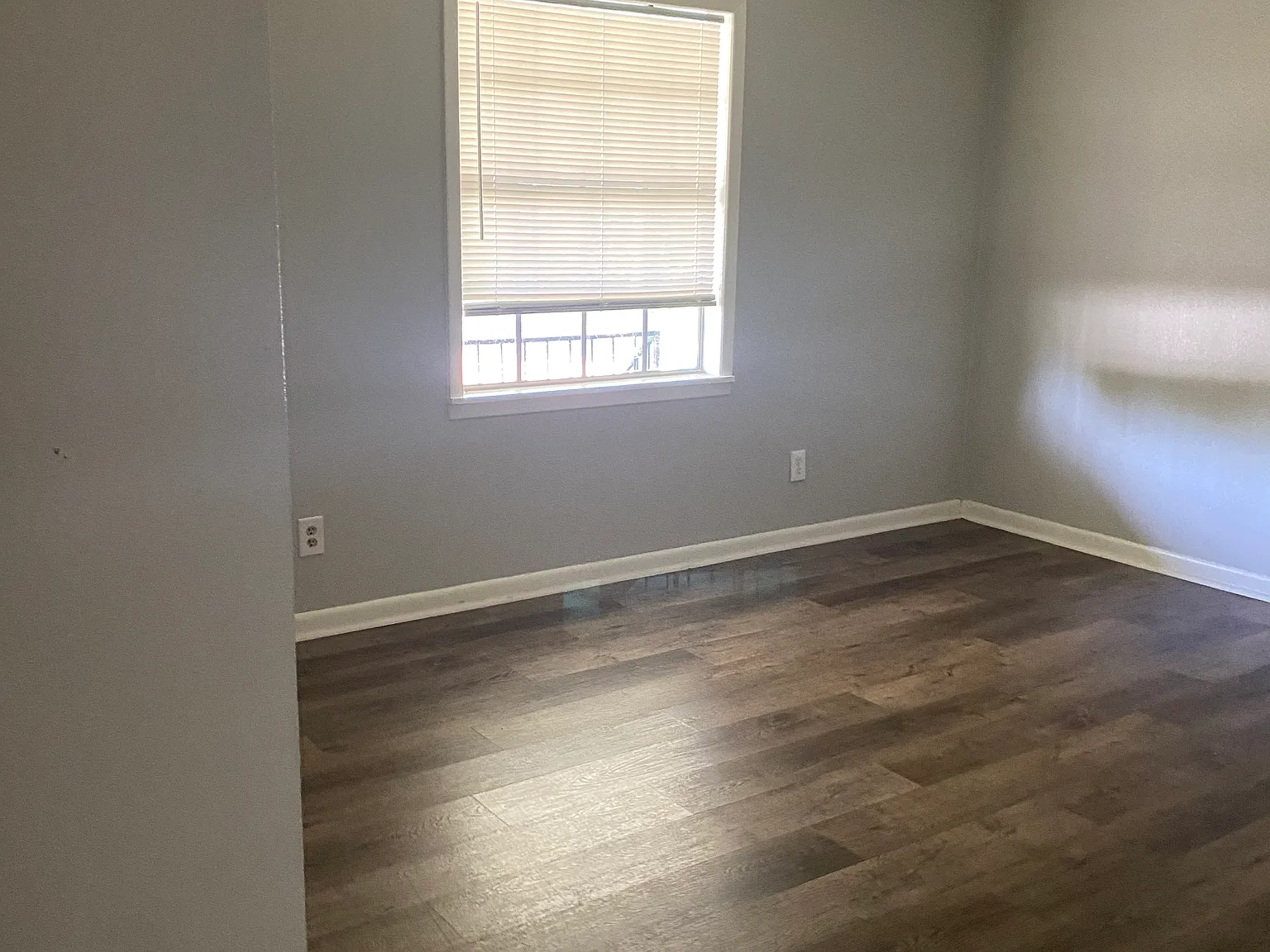 2 bed, $800 — Photo 2