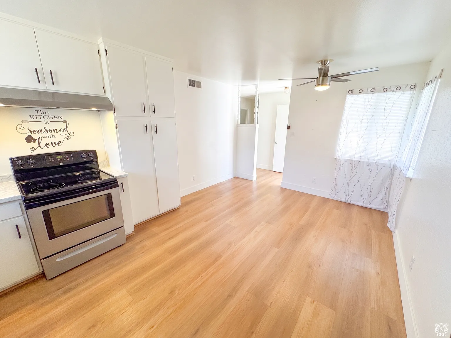 3 bed, 1393 sqft, $2,500 — Photo 4