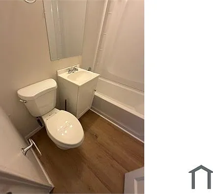 3 bed, $1,400 — Photo 2