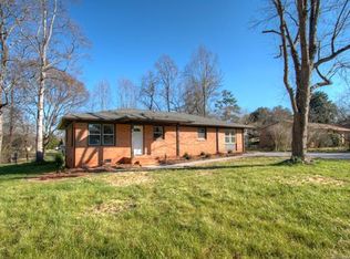 208 Park Rd, Mount Holly, NC 28120