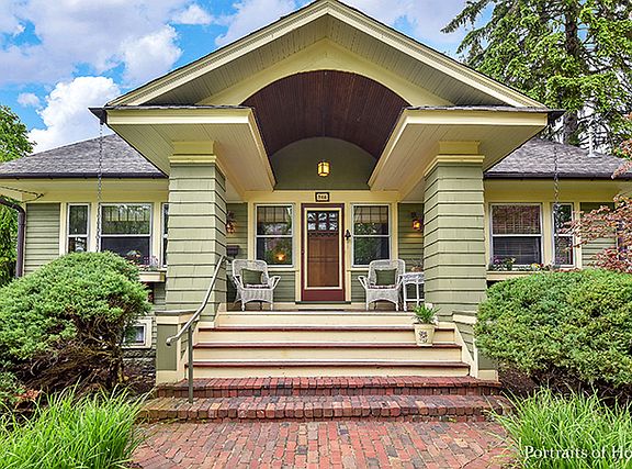 2nd image of 546 Forest Ave