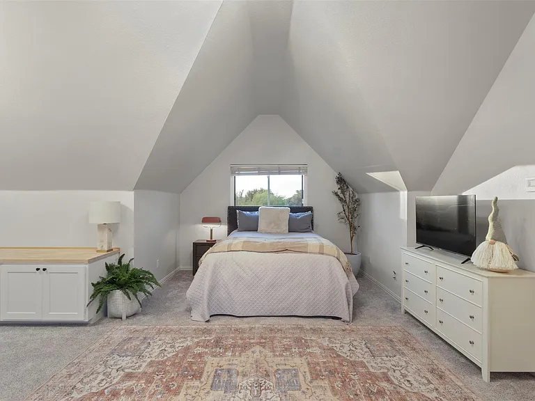 1504 Brook Ln — Photo 32