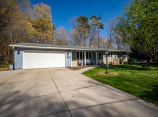 5537 Timberline Ln, Sheboygan, WI 53081