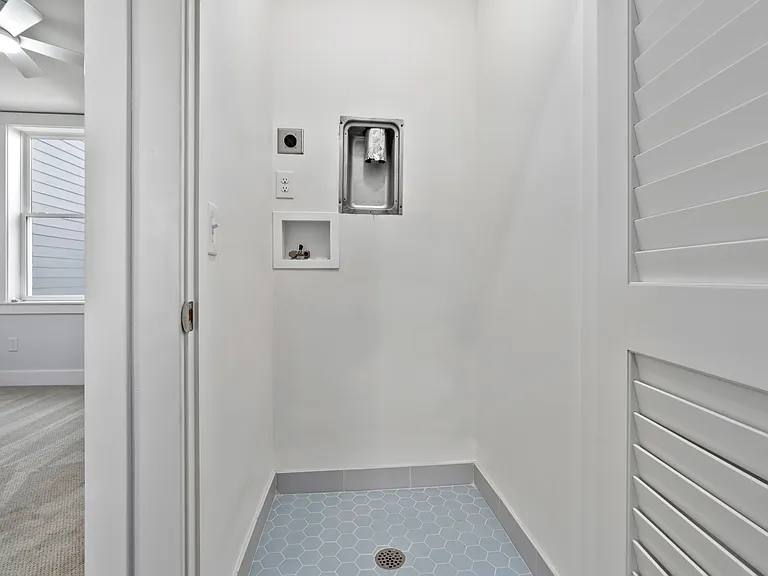 1515 Arch St — Photo 5