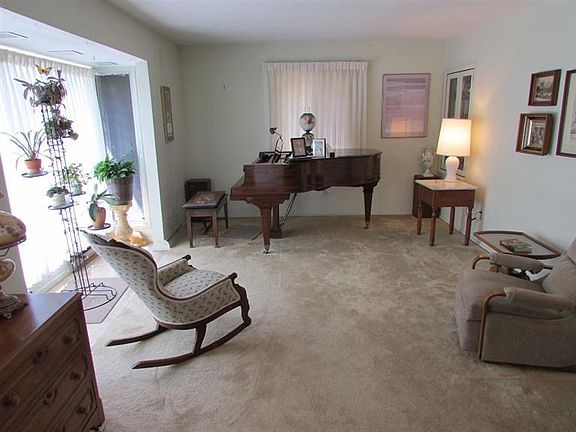 2nd image of 5415 Robinwood Ave
