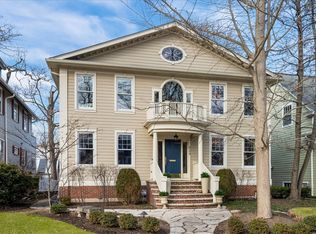 626 Washington Ave, Wilmette, IL 60091