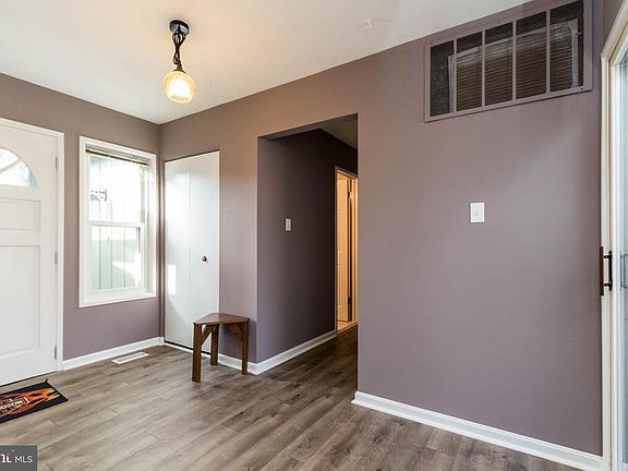 3rd image of 7638 Bland Dr