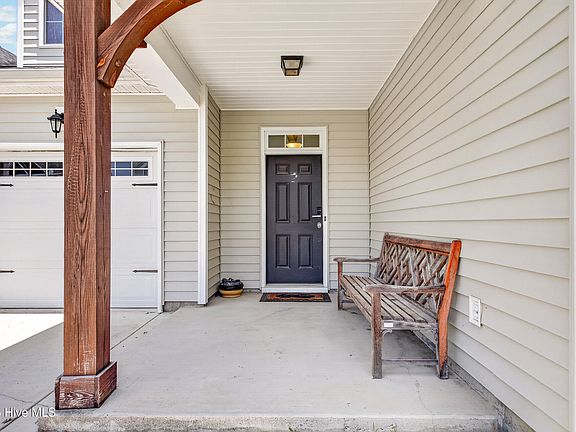 4th image of 520 New Hanover Trail