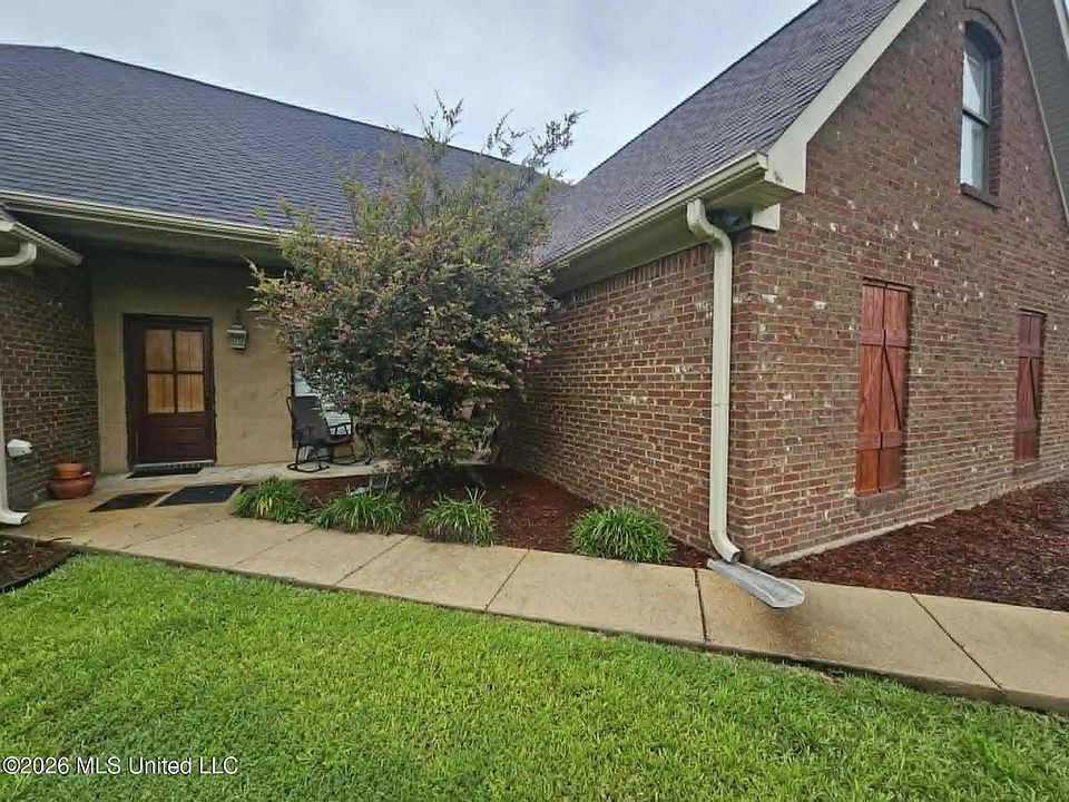 1st image of 101 Grandview Dr