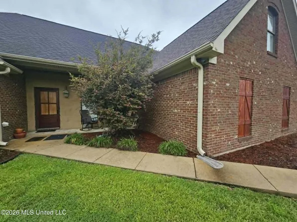 101 Grandview Dr, Florence, MS 39073