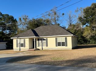 104 Clover Ln, Statesboro, GA 30458