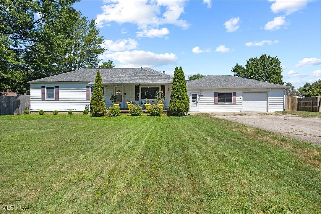 2179 Wilson Ave photo 1