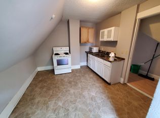 1093 Arcade St #2, Saint Paul, MN 55106