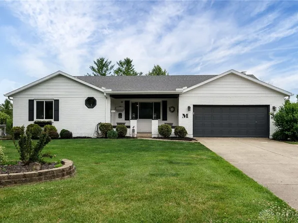 32 W Hunter Dr, Enon, OH 45323