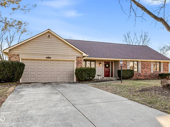 1635 Village Walk Dr, Zionsville, IN 46077