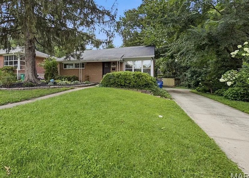 3 bed, 1258 sqft, $2,600 — Photo 2