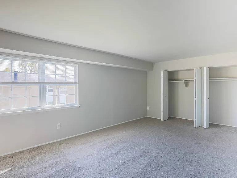 209 @ Pickwick Apartments — Photo 21