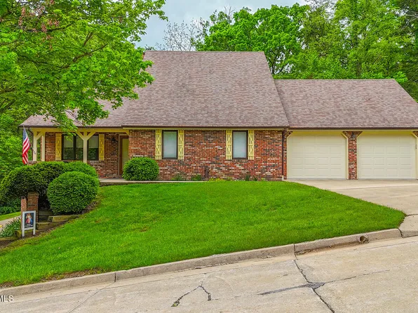 2016 Wooded Lane Rd, Jefferson City, MO 65101