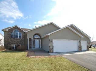 2965 Meadow Brook Dr, Woodbury, MN 55125