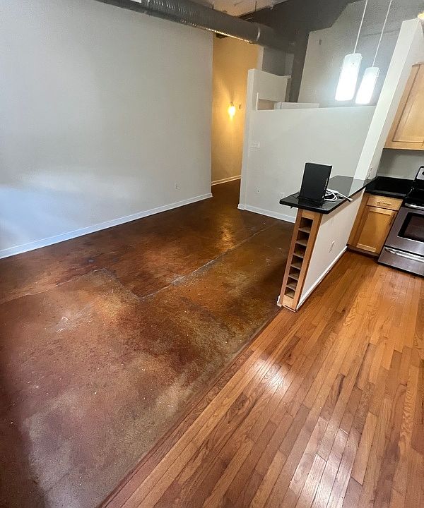 1st image of 301 N Dunlop St APT 102