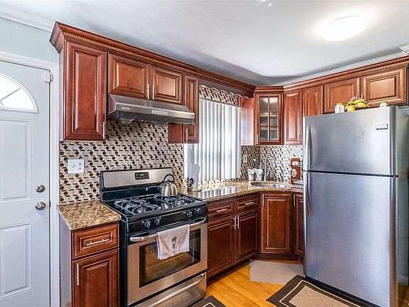 4th image of 13548 127th St