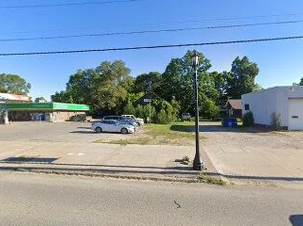 302 W 7th St, Evart, MI 49631