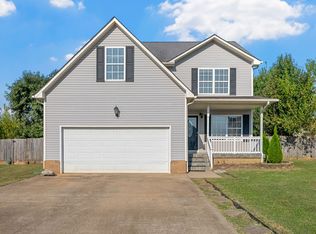 101 N Cavalcade Cir, Oak Grove, KY 42262