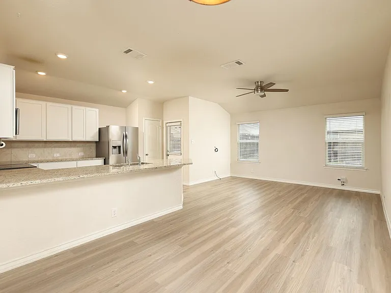 325 Colbert Ferry — Photo 4