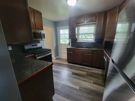 5th image of 6128 Fee Fee Rd