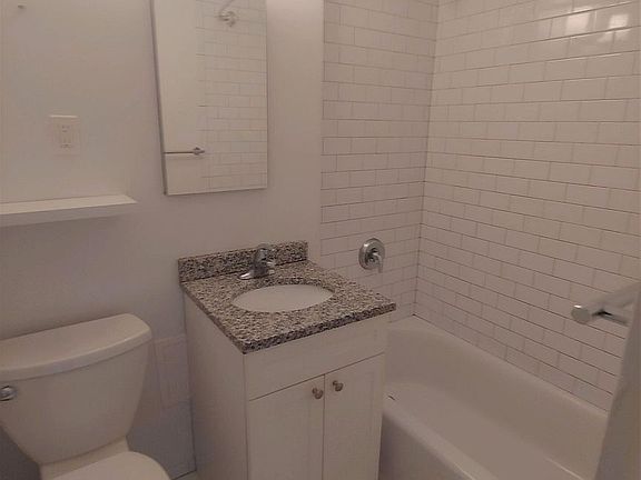 4th image of 3135 Crescent St APT 6A