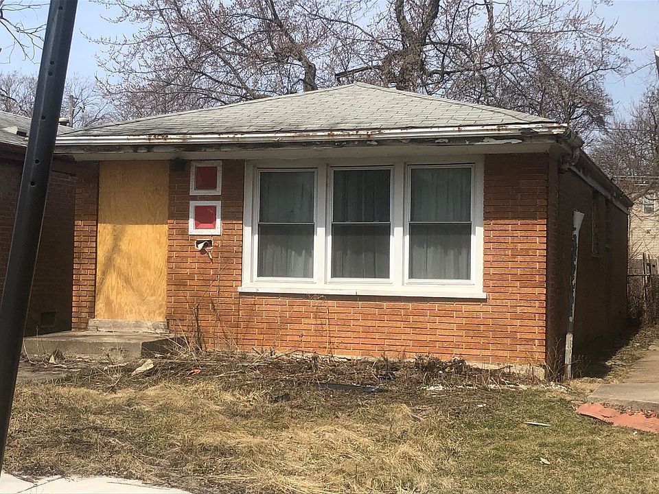 2nd image of 536 E 92nd Pl
