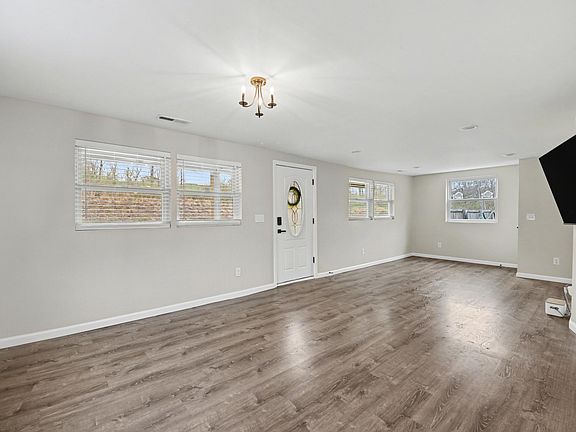 3rd image of 3845 Pruett Rd