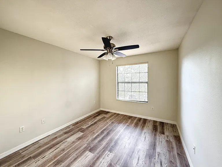 2525 Oleander Lakes Dr — Photo 8
