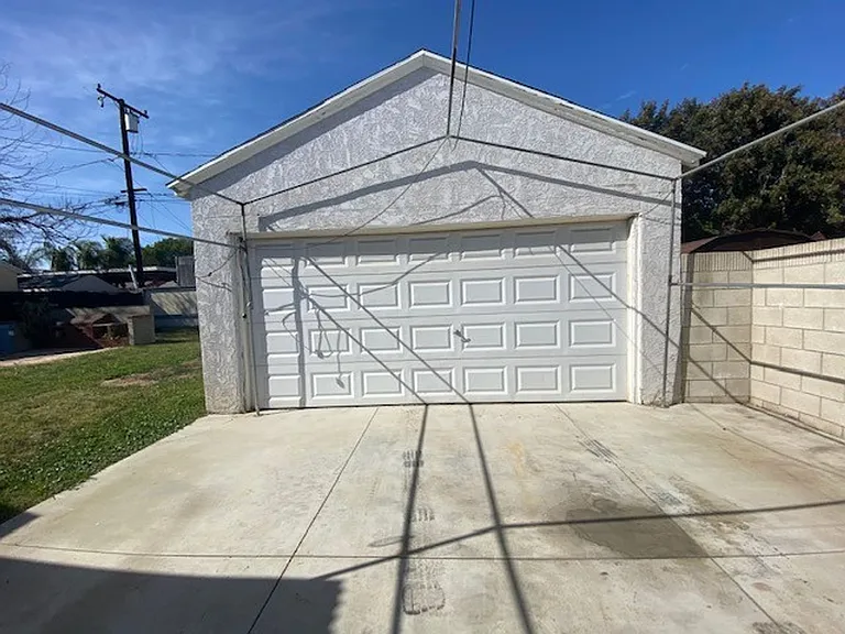11919 Hopland St — Photo 6