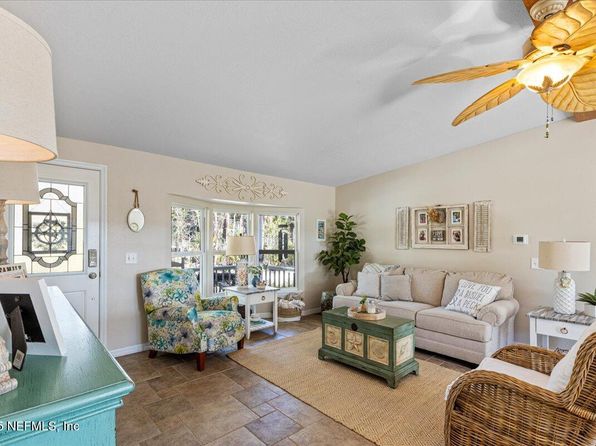 1418 PALM Street NE, Steinhatchee, FL 32359