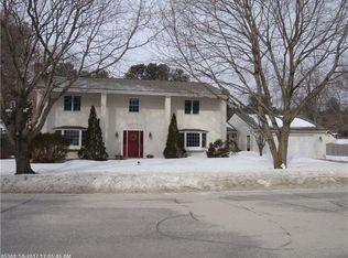 52 Woodlawn Ave, Auburn, ME 04210