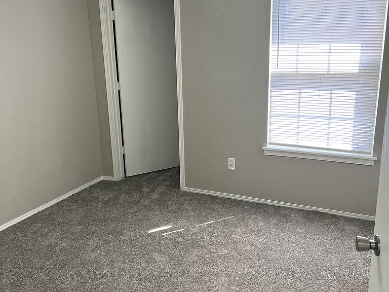 887 N Daisy Ln — Photo 8