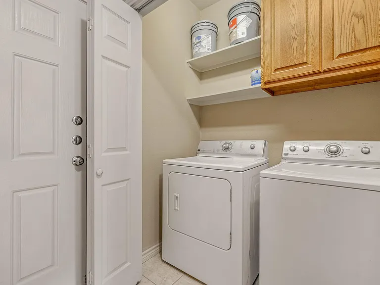 304 Forest Dr — Photo 18