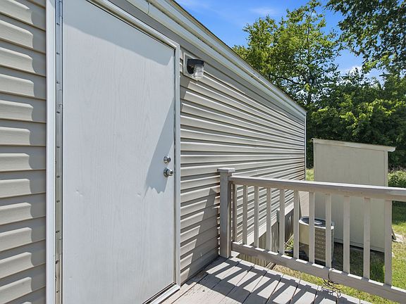 5th image of 1684 Gale Dr