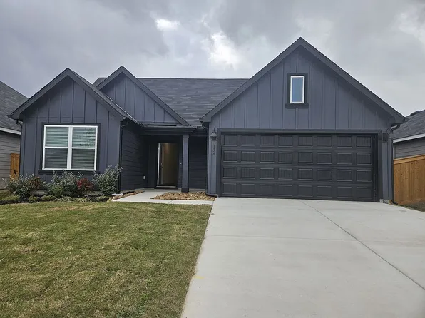 136 Las Lomas Dr, San Marcos, TX 78666