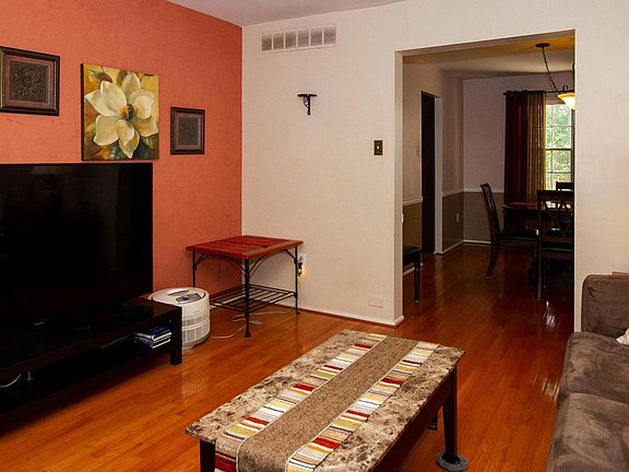 3rd image of 5 Winfrey Ct #26C